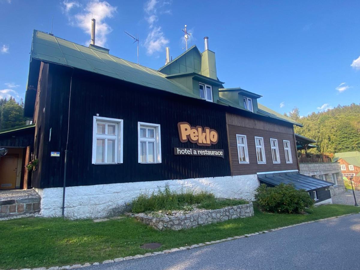Hotel Peklo Pro Rodiny S Detmi Йозефув-Дул Экстерьер фото